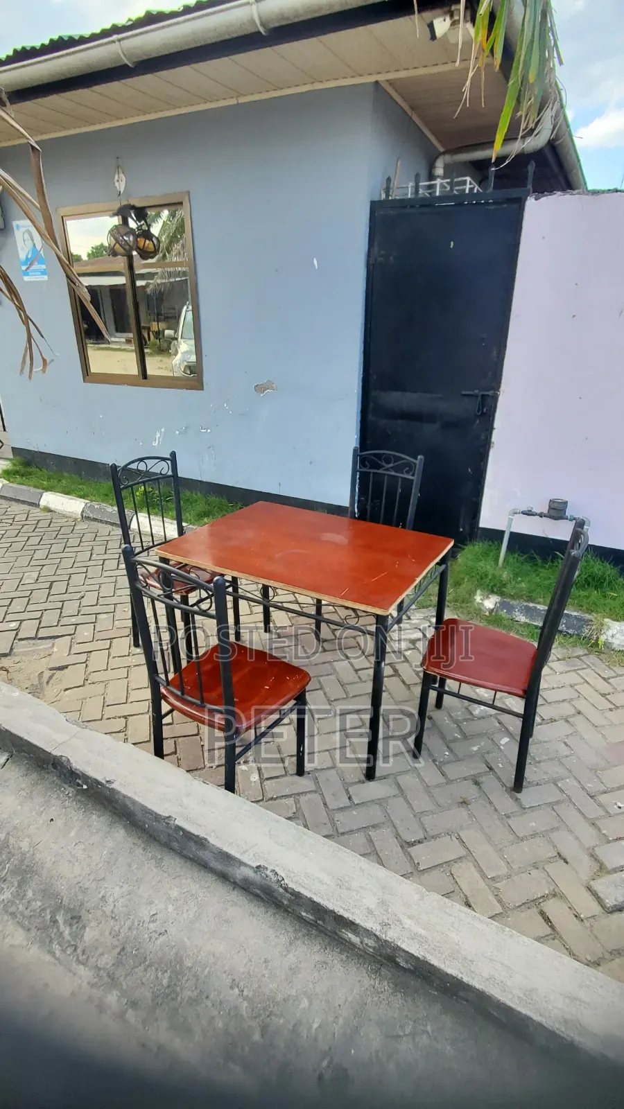Dining Table Bomba Sana