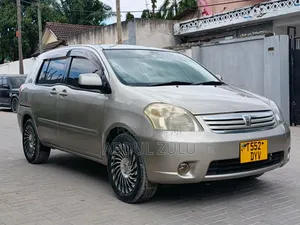 Toyota Raum 2005 Silver