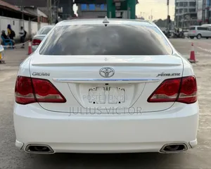 Toyota Crown 2009 White