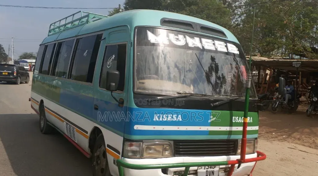 Toyota Coaster 2001 Green