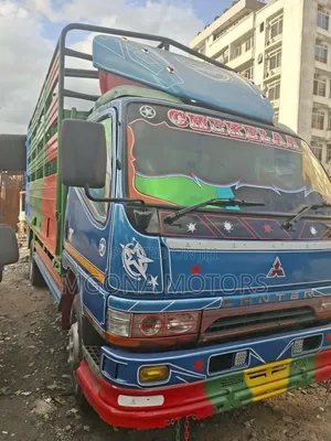 Mitsubishi Canter 2000 Green
