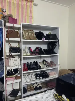 Kabati La Wazi