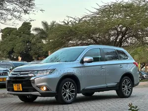 Mitsubishi Outlander 2015 Silver