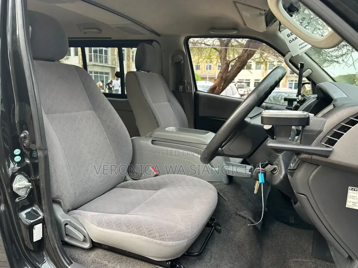 Toyota HiAce 2007 Black