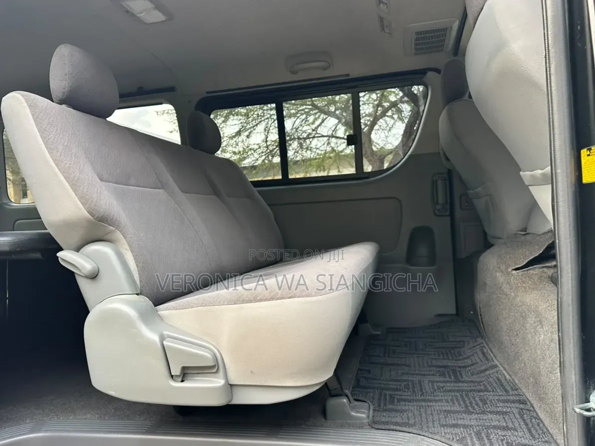 Toyota HiAce 2007 Black