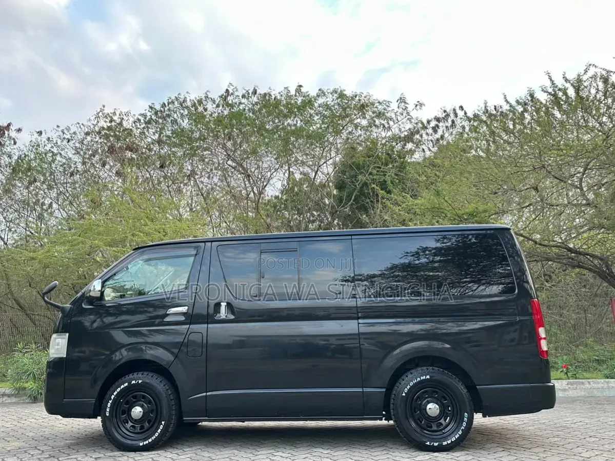Toyota HiAce 2007 Black