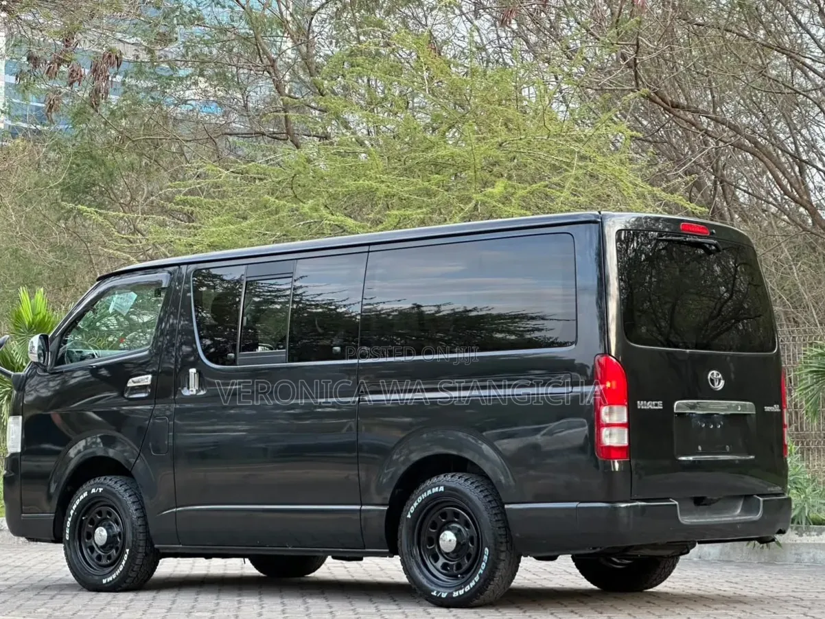 Toyota HiAce 2007 Black