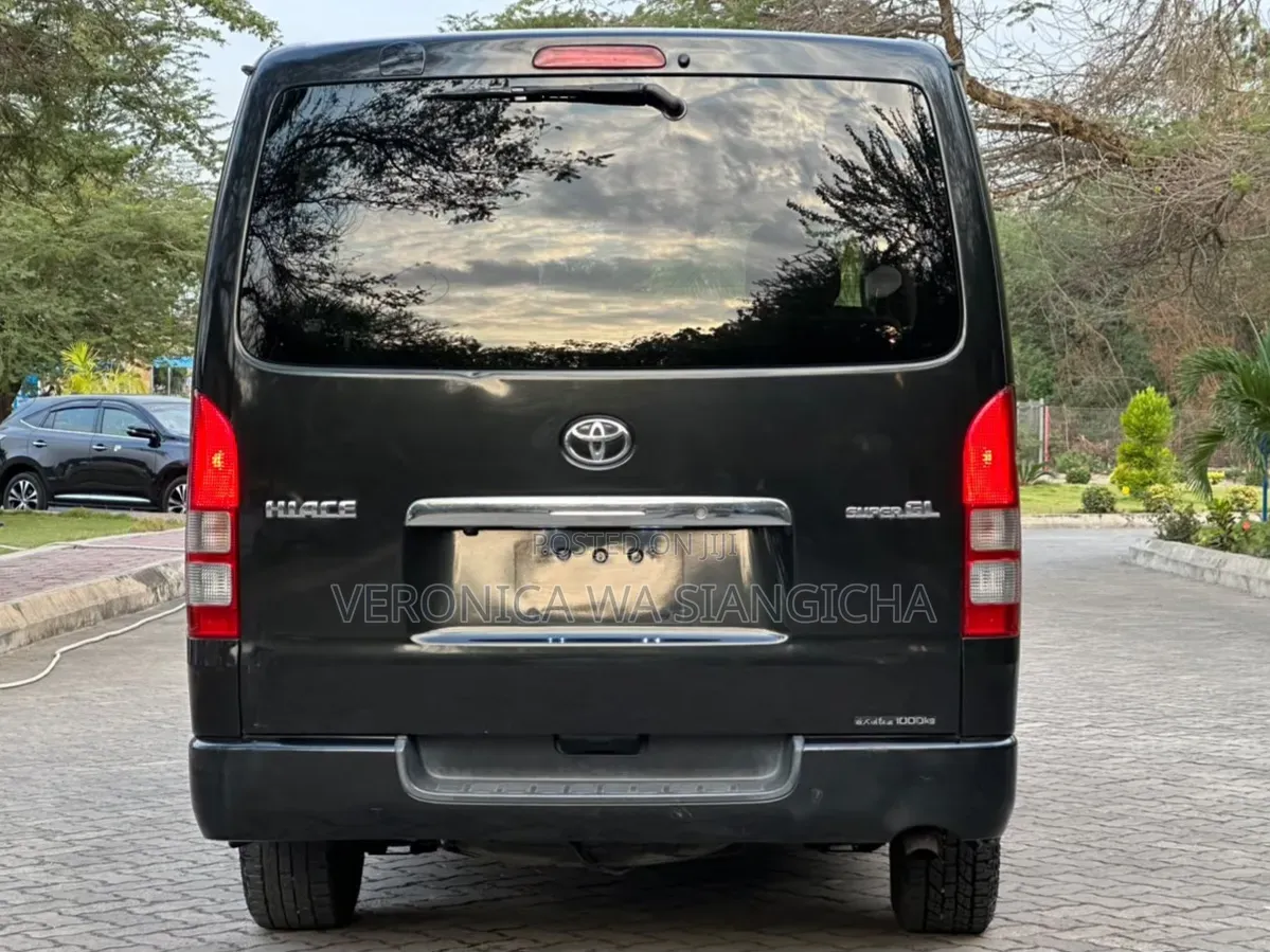 Toyota HiAce 2007 Black