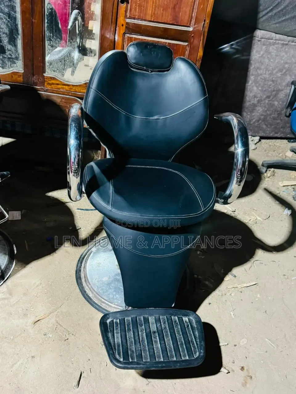 Viti Vya Saloon Original Color Black