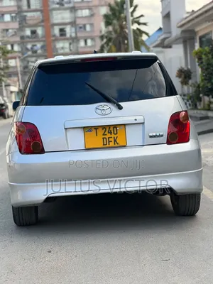 Toyota IST 2004 Silver