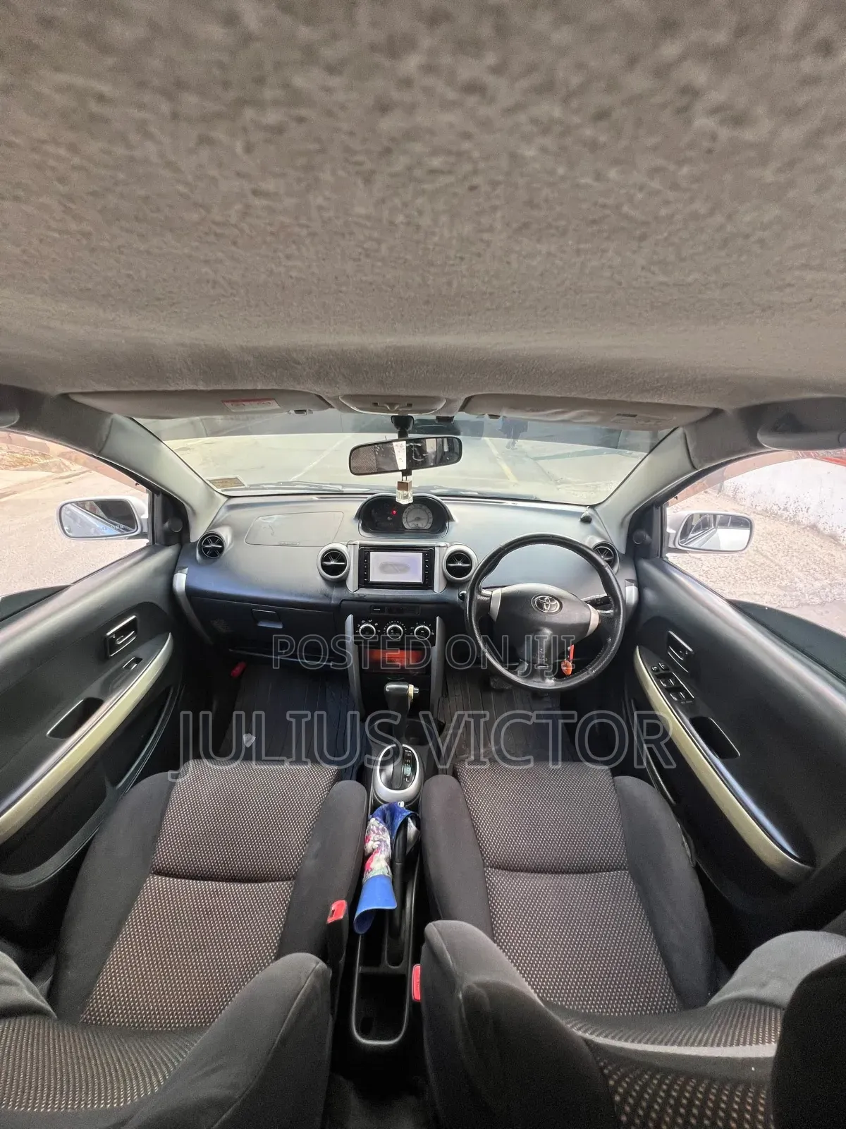 Toyota IST 2004 Silver