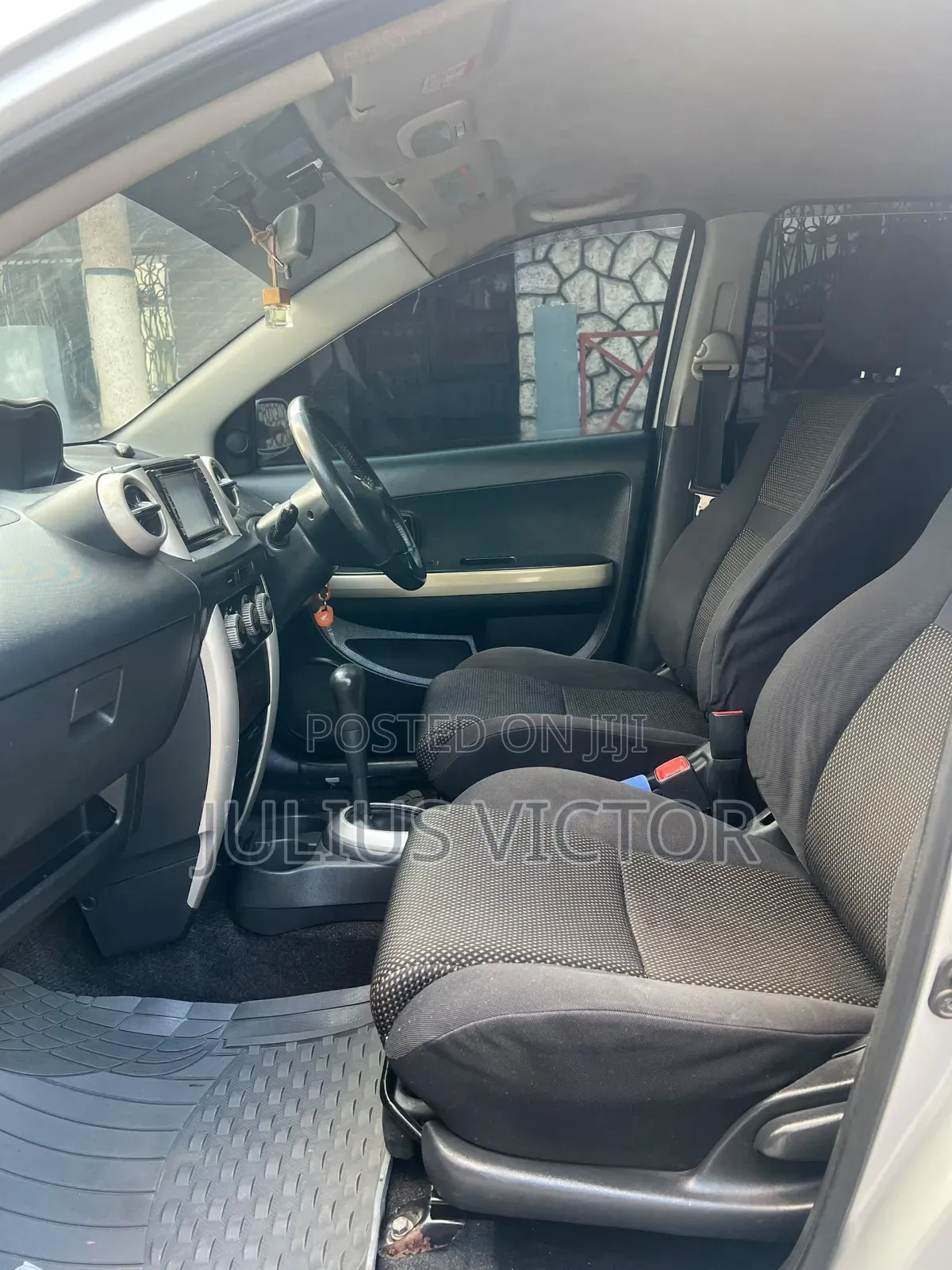 Toyota IST 2004 Silver