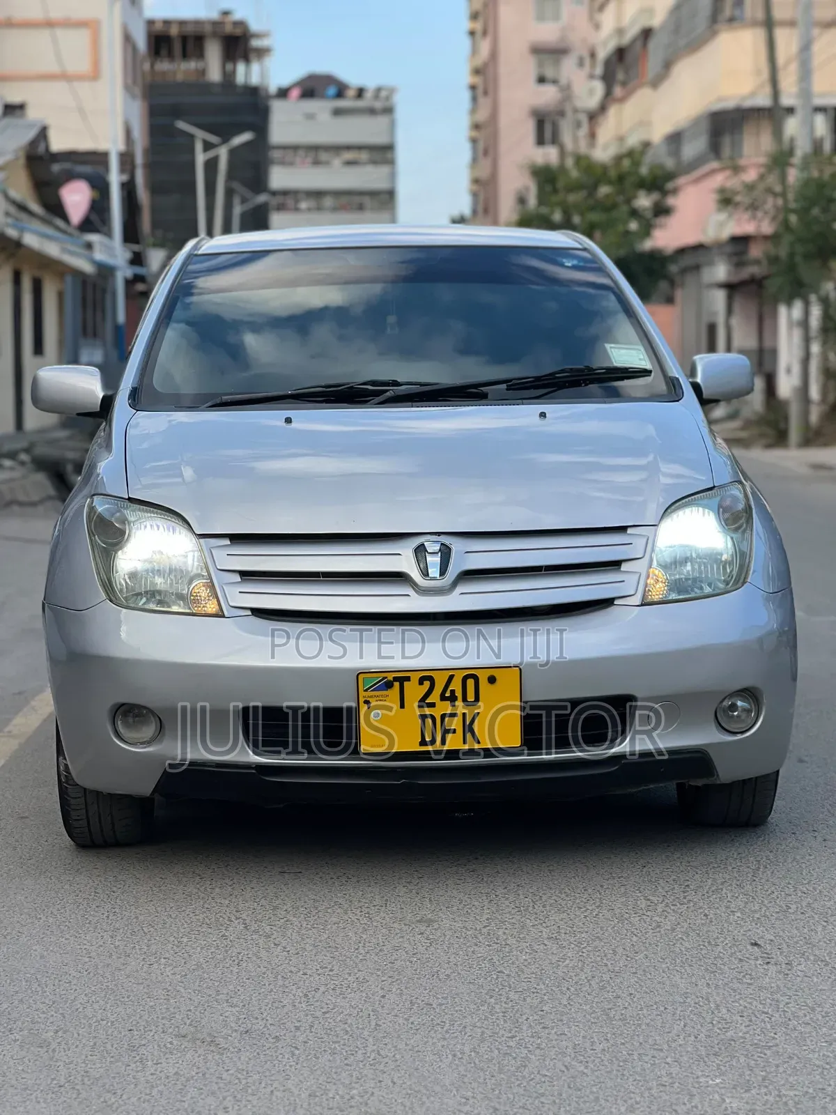 Toyota IST 2004 Silver