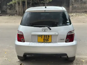 Toyota IST 2006 Silver