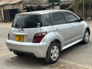 Toyota IST 2006 Silver