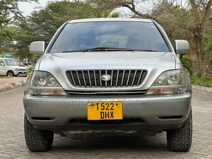 Toyota Harrier 2001 Silver