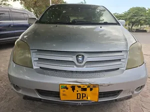 Toyota IST 2005 Silver
