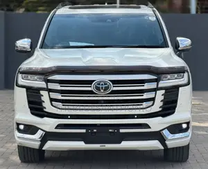 Toyota Land Cruiser 2023 White