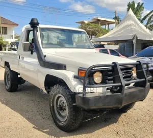 Toyota Land Cruiser 1998 White
