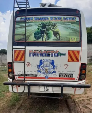 Tata Starbus Ultra Skool 2018 White