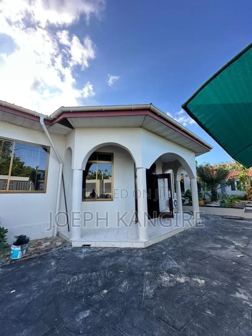 5bdrm House in Ubungo, Mbweni for sale