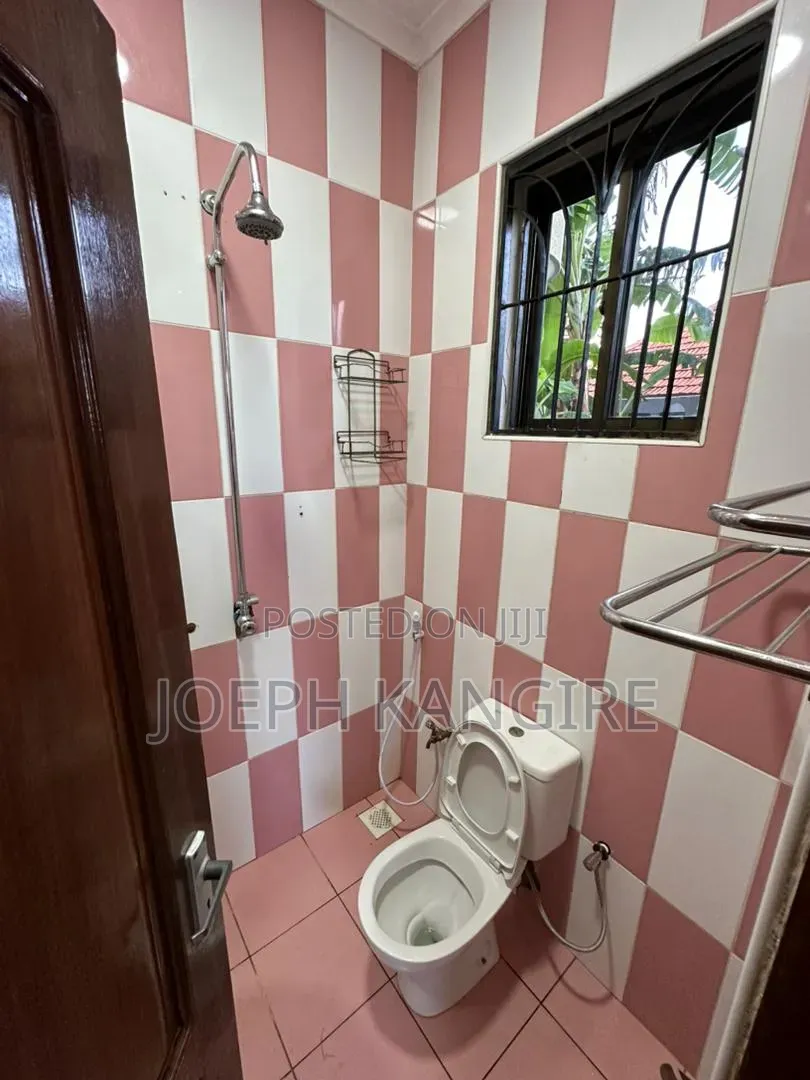 5bdrm House in Ubungo, Mbweni for sale