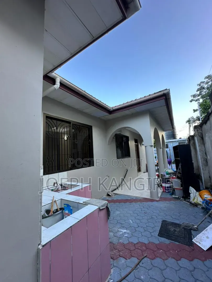 5bdrm House in Ubungo, Mbweni for sale
