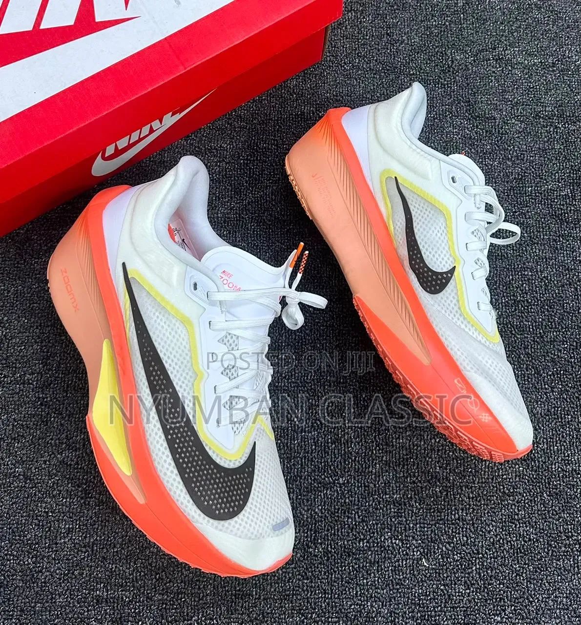 Nike Zoomx Jogging Shoes