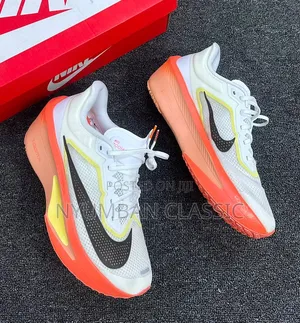 Nike Zoomx Jogging Shoes