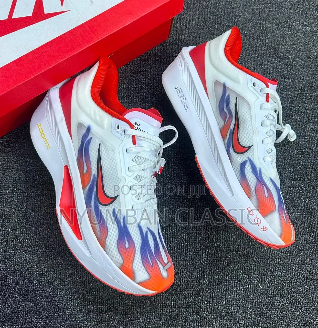 Nike Zoomx Jogging Shoes