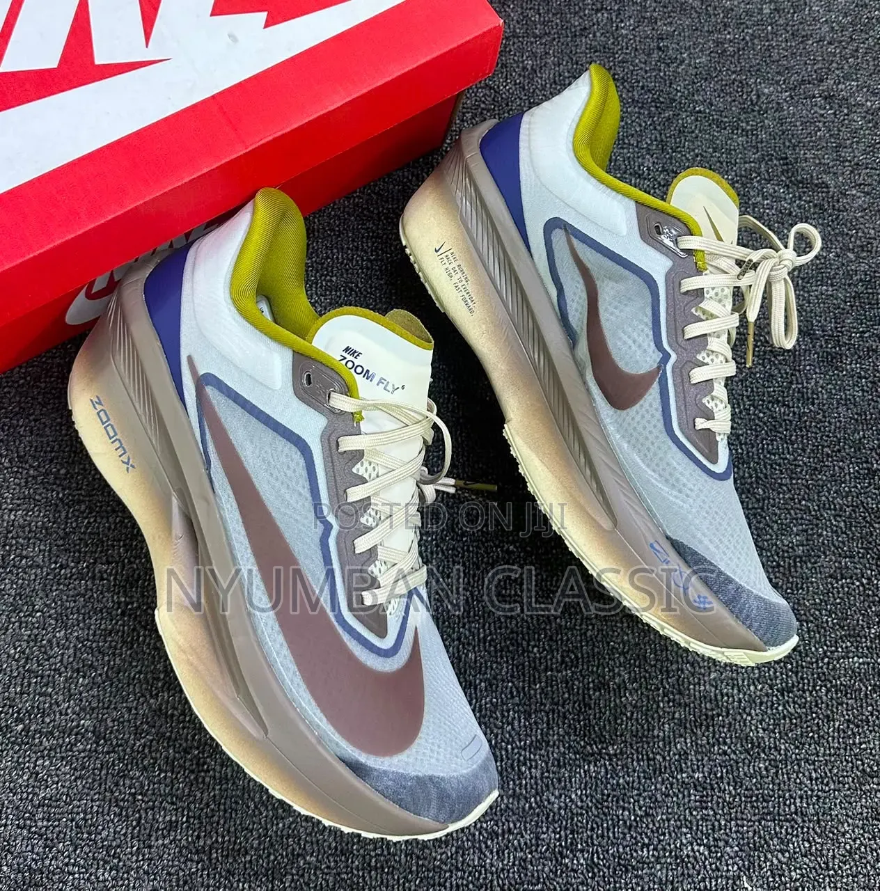 Nike Zoomx Jogging Shoes