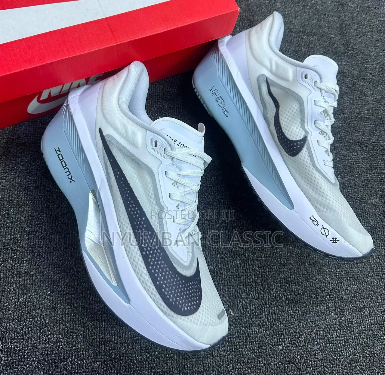 Nike Zoomx Jogging Shoes
