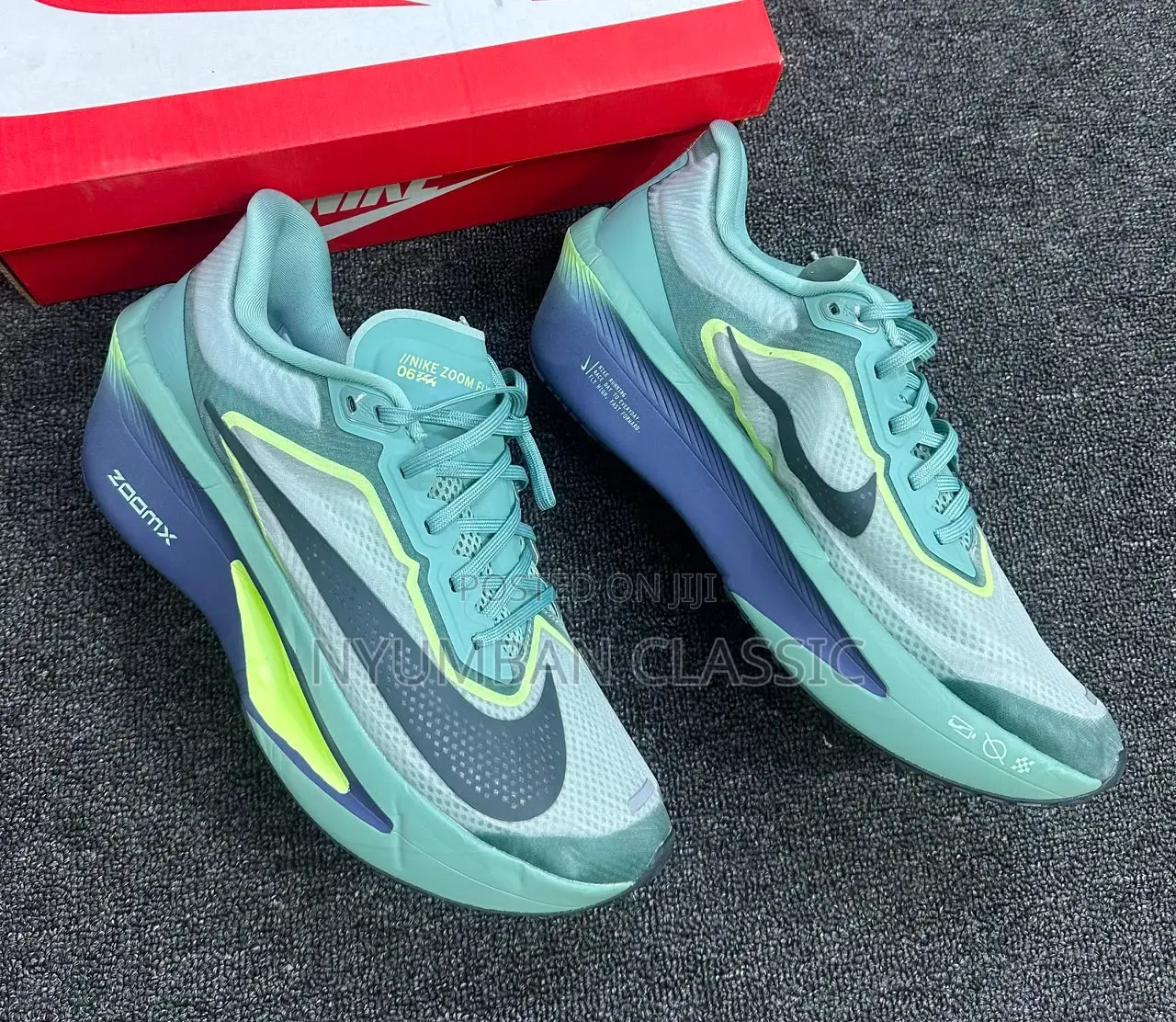 Nike Zoomx Jogging Shoes