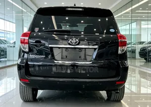 Toyota Vanguard 2011 Black