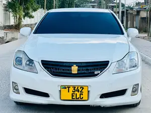 Toyota Crown 2010 White