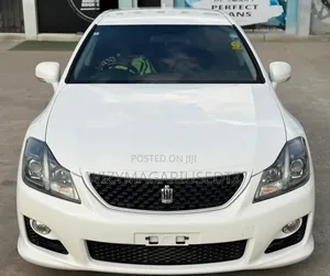 Toyota Crown 2009 Gold