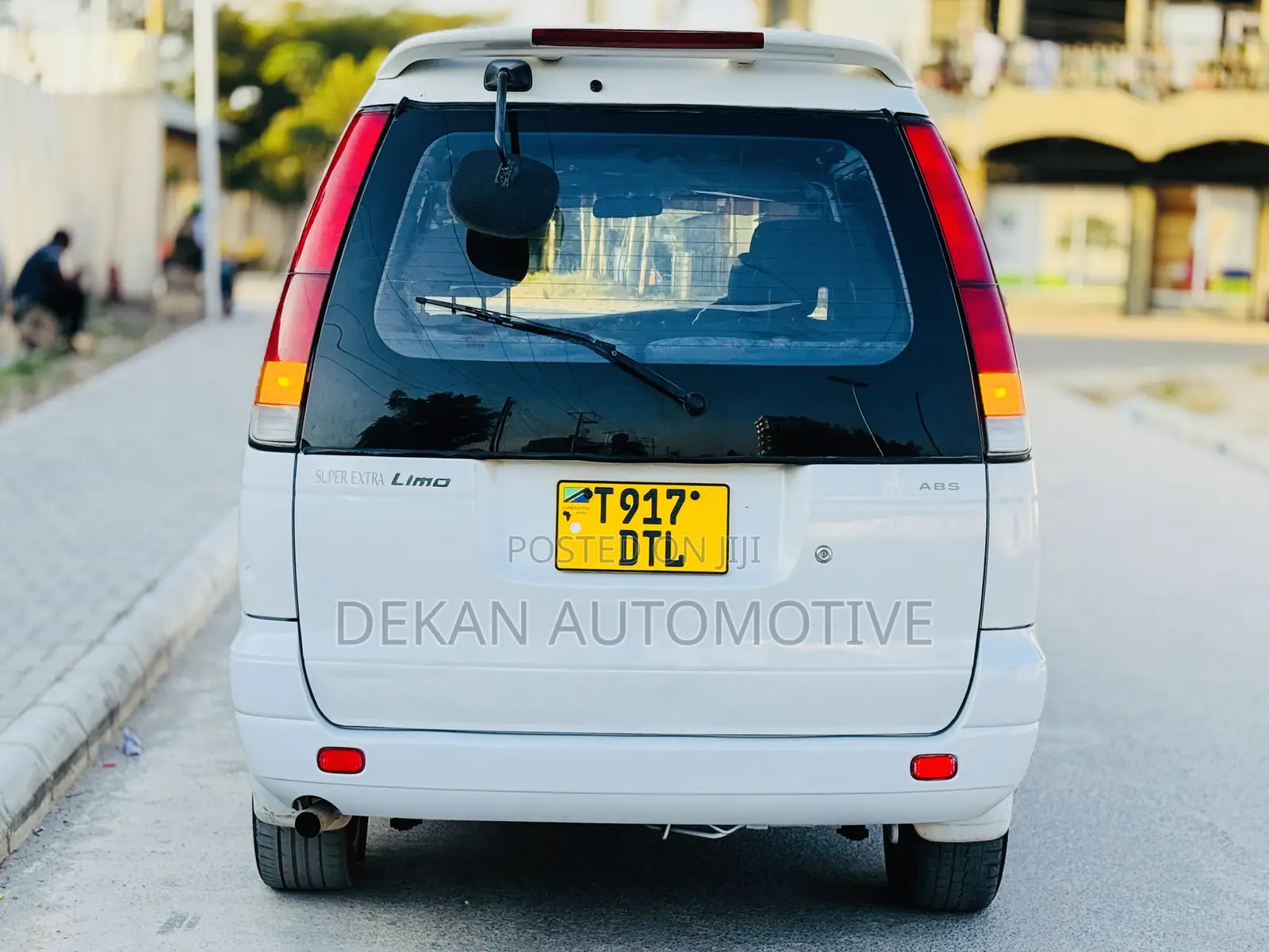 Toyota Noah 2.0 FWD (8 Seater) 2001 White