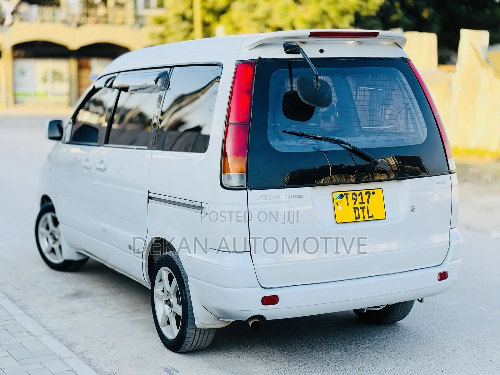 Toyota Noah 2.0 FWD (8 Seater) 2001 White