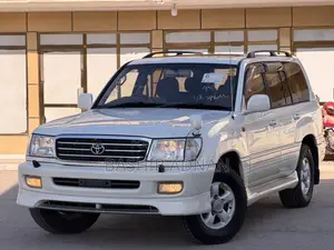 Toyota Land Cruiser HDJ 100 2001 White