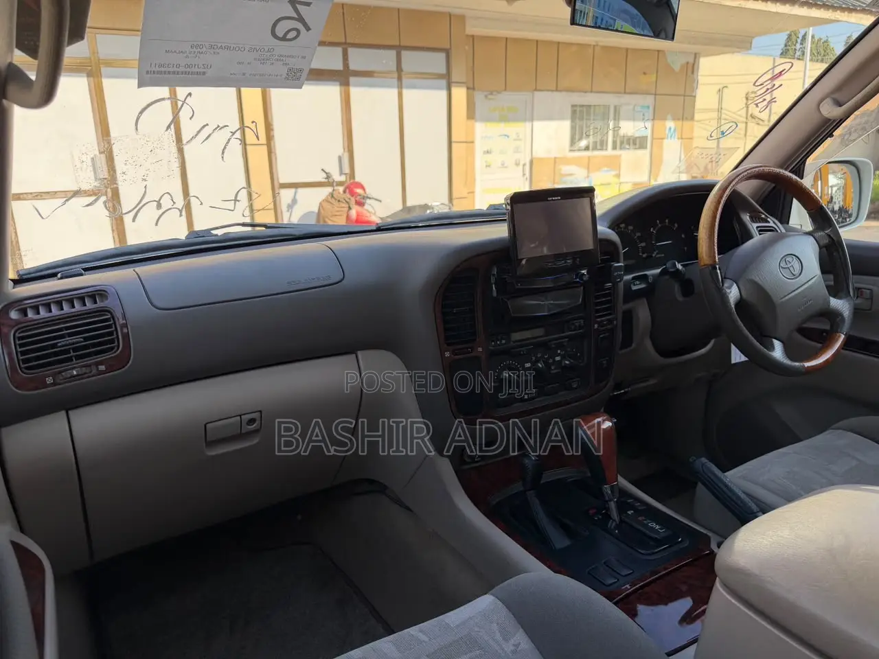 Toyota Land Cruiser HDJ 100 2001 White
