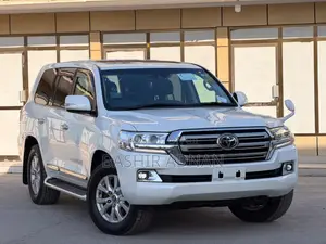 Toyota Land Cruiser 4.6 V8 ZX 2017 Pearl