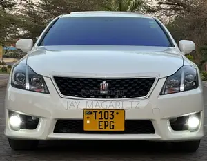 Toyota Crown 2010 White
