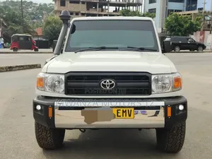 Toyota Land Cruiser 2014 White