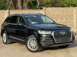 Audi Q7 3.0T Premium AWD quattro 2017 Black