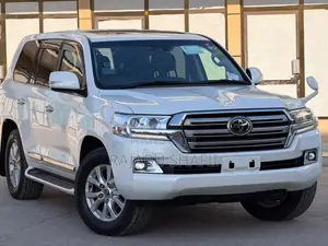 Toyota Land Cruiser 4.6 V8 ZX 2017 White