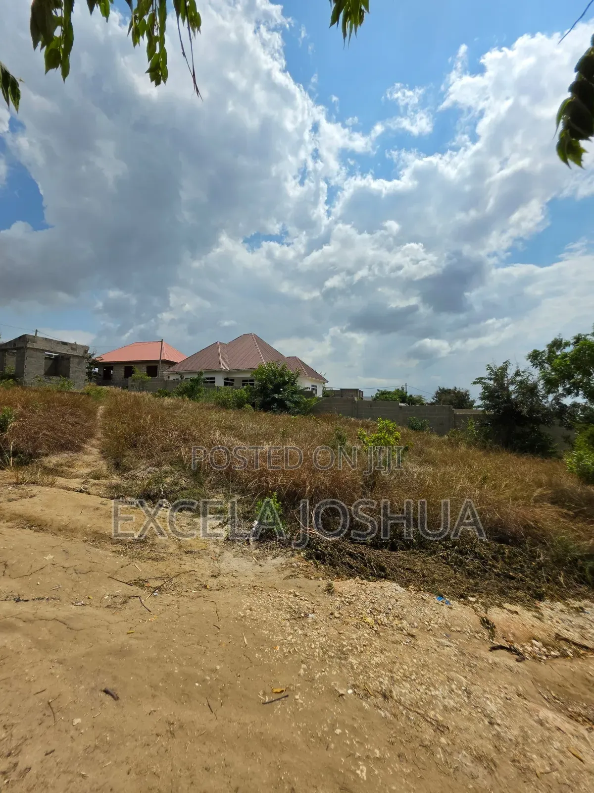 Kiwanja Kinauzwa Madale Msigani