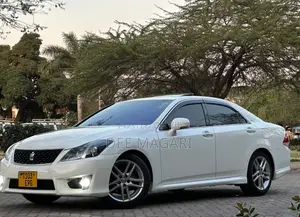 Toyota Crown 2010 White