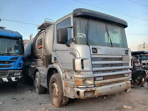 Scania 114 Mende Majitaka