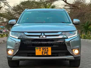 Mitsubishi Outlander 2015 Silver