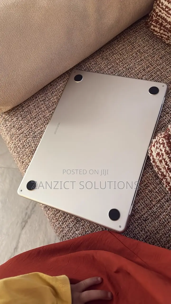 Laptop Apple MacBook Air 2022 M2 8GB Apple M2 SSD 256GB